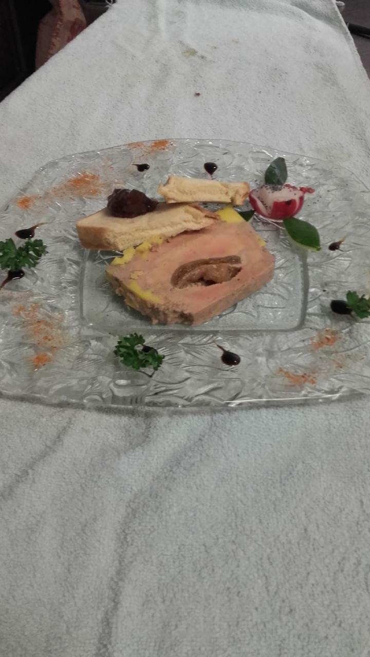 Logis Hotel Restaurant De La Dore Vertolaye Bagian luar foto